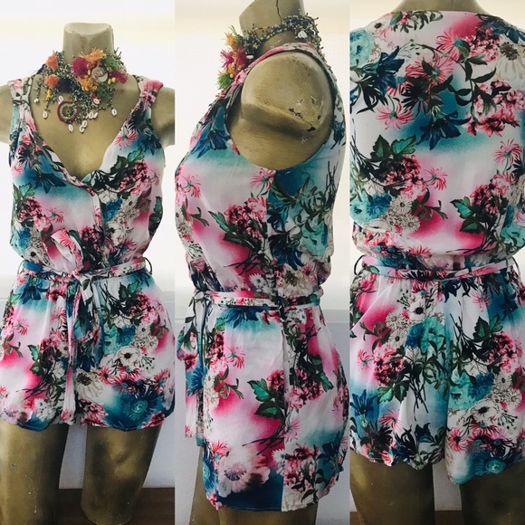 Boho Resort Floral Shorts ROMPER Small - Picture 3 of 13